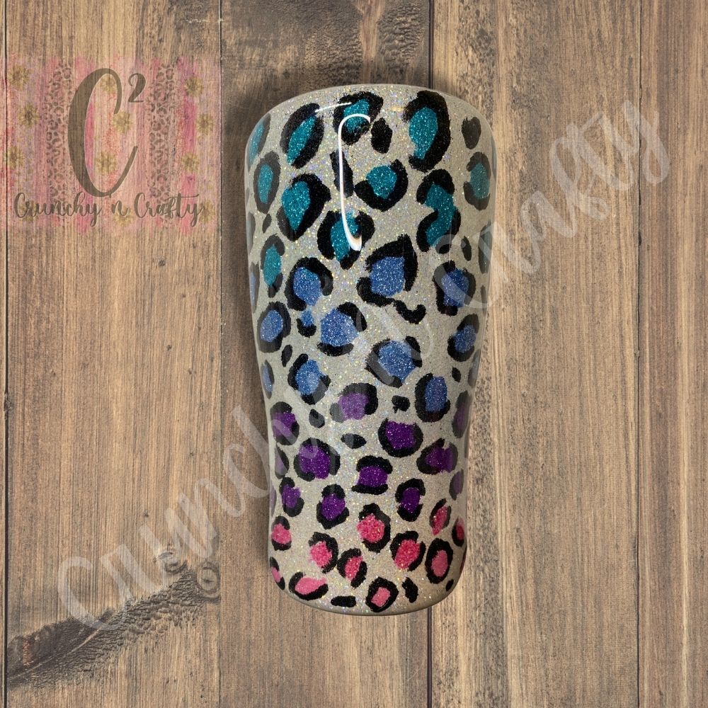 Distressed skull cup with leopard print 20-ounce curved style